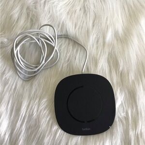 Belkin White and Black Charging Pad